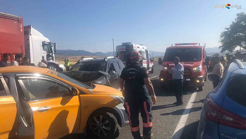 Elazığ Kovancılar'da Feci Kaza: Taksi ve Otomobil Çarpıştı!