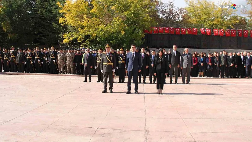 Tunceli'de Cumhuriyet Bayramı kutlamaları çelenk sunma töreni ile başladı