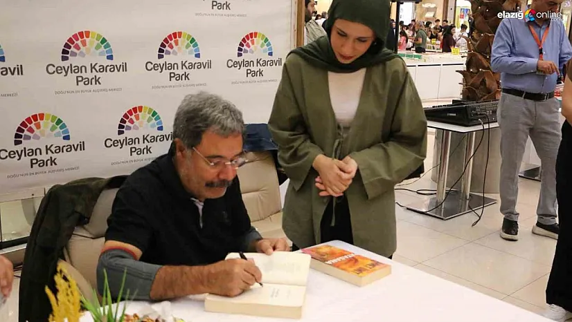 Yazar Ahmet Ümit, Diyarbakır'da okurlarıyla imza gününde buluştu