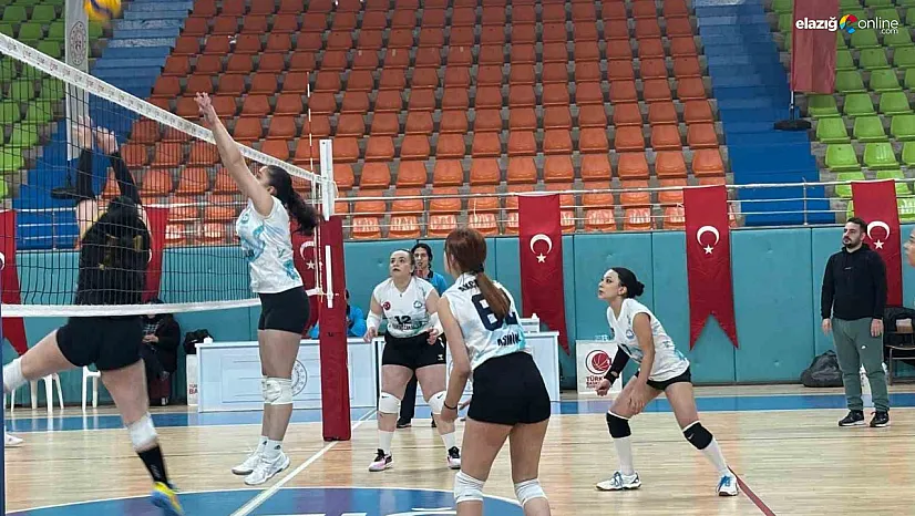 5 kulüp, 70 sporcu, tek kupa: Elazığ'da voleybol heyecanı nefes kesti