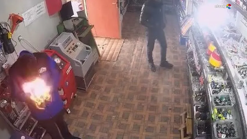 Yüzü Bir Anda Alevler İçinde Kaldı!