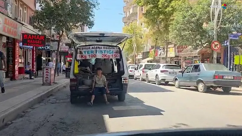 Panelvan Arkasındaki Tehlikeli Yolculuk Kameraya Böyle Yansıdı!