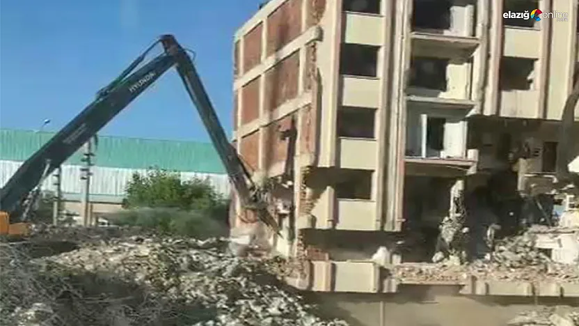 6 Şubat Depreminin Ardından Elazığ'da Bir Bina Daha Tarihe Karıştı!