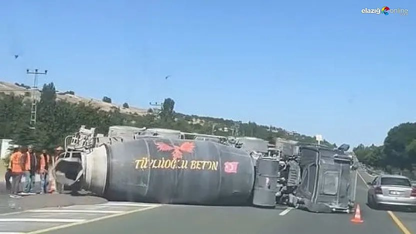 Elazığ-Malatya Yolunda Kaza: Beton Mikseri Yola Devrildi!