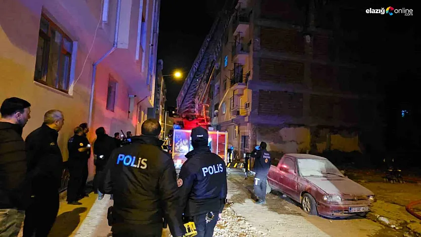 Elazığ'da Geceyi Alevler Aydınlattı: 5 Katlı Binada Yangın Paniği