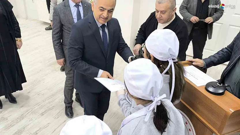 Önlükler takıldı, hünerler konuştu: Devlet korumasındaki kızlardan yemek şöleni