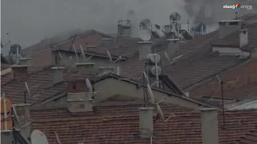 Rızaiye'de metruk binada yangın paniği