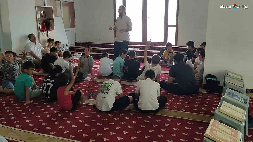 Elazığ'da Öğrencilere Teknoloji Uyarısı! Camilerde Farkındalık Semineri