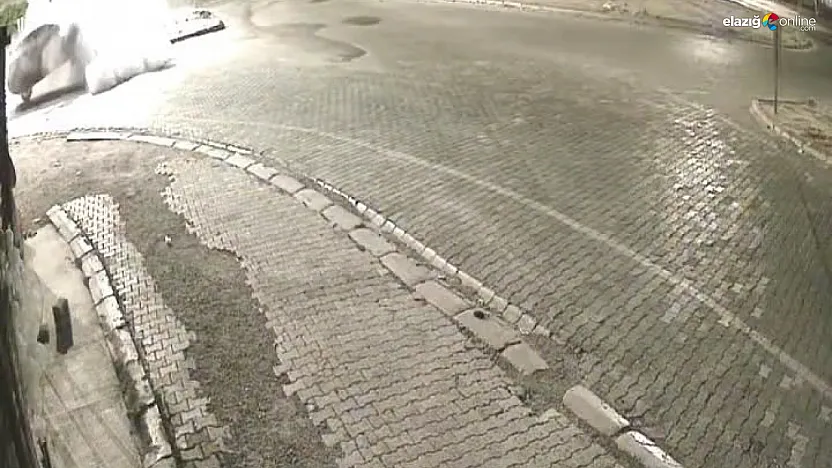 Karakoçan'da Aynı Kavşakta 4 Ayrı Kaza: Görüntüler Şoke Etti!
