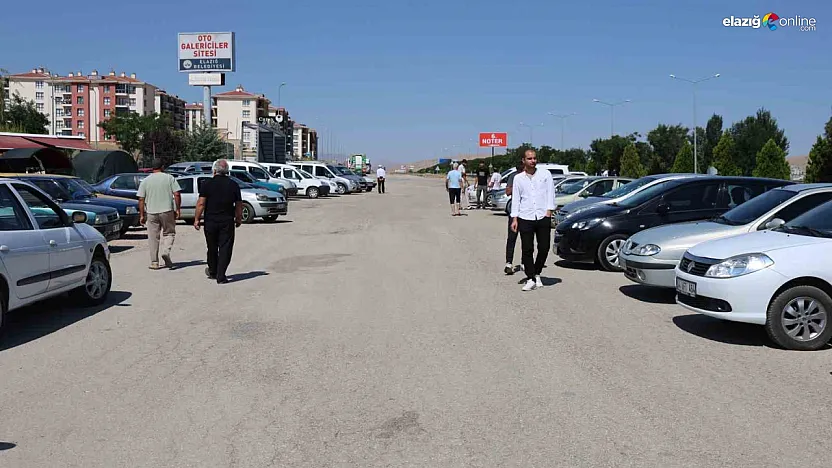 Elazığ'da Oto Pazarında Dikkat Çeken Sessizlik: Araç Var, Alıcı Yok!