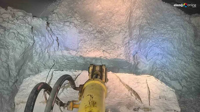 Karakoçan'da bu kış çok sert başladı: Kar kalınlığı rekor seviyeye ulaştı!