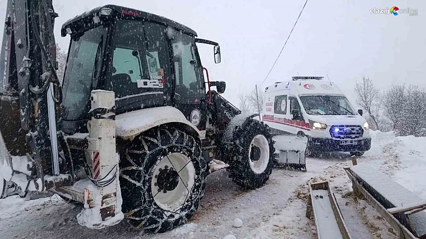 Baskil'de zamanla yarış! Mahsur kalan ambulansı Özel İdare kurtardı