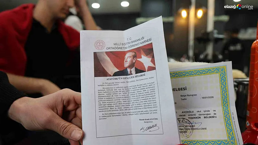 Esnaf dediğin böyle olur! Elazığlı berberden öğrencilere 'Başarı' primi