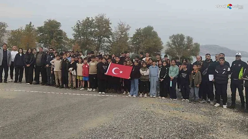 Sporla Cumhuriyet Ruhu: Sivrice'de Atatürk ve Gençlik Koşusuna Yoğun İlgi!