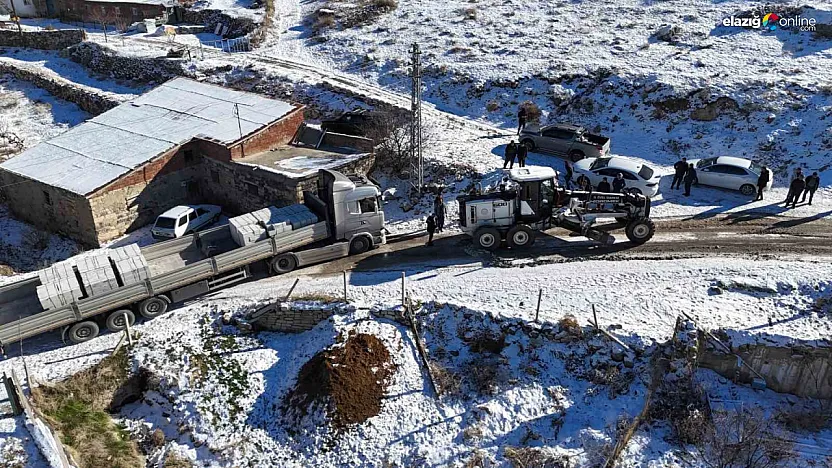 Yolda mahsur kalan tırın imdadına İl Özel İdaresi ekipleri yetişti