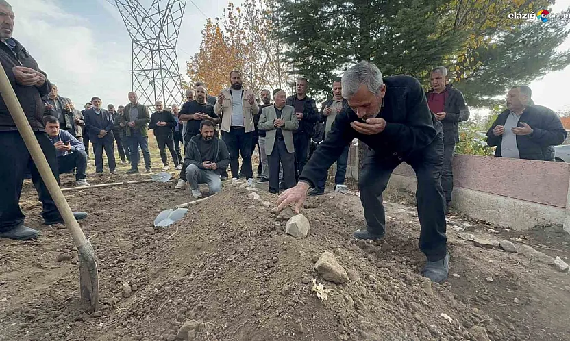Elazığ'da Kayıp Veysel Bilen'in Cenazesinde Gözyaşı Sel Oldu!