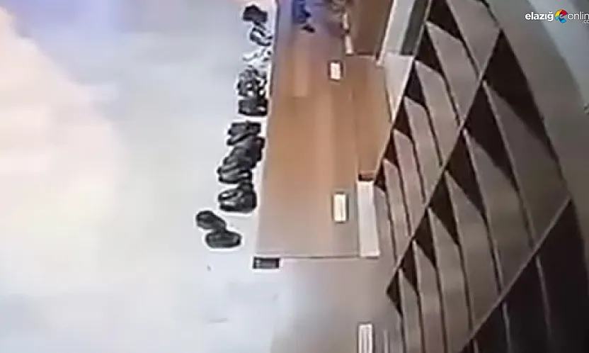 Elazığ pes dedirten görüntü: Eskiyi bıraktı, yeni botu giyip gitti