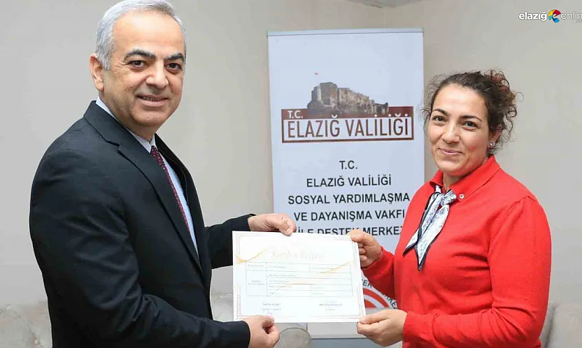 Elazığ'da ailelere altın bilezik! 'Modüler Aile Eğitimi' sertifikaları verildi