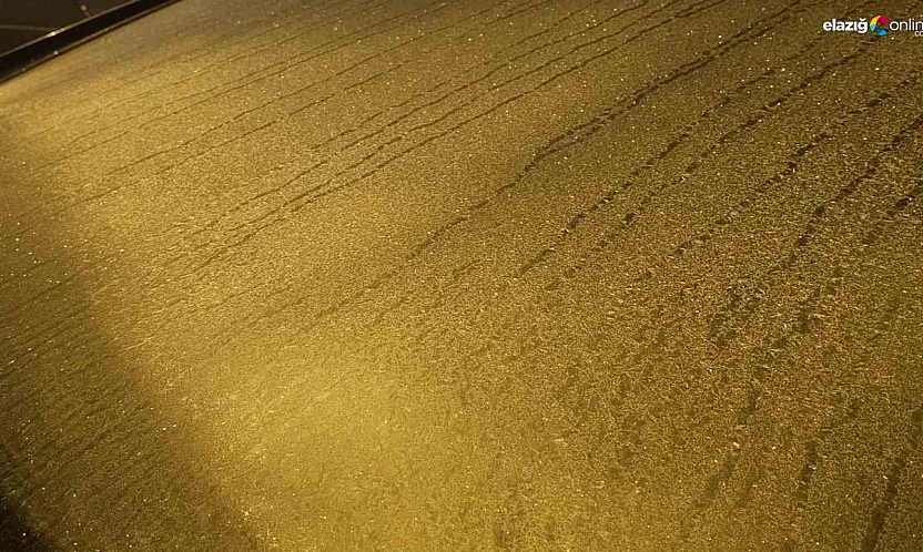 Gece ayazı Elazığ'ı sert vurdu: Araç camları buz tuttu