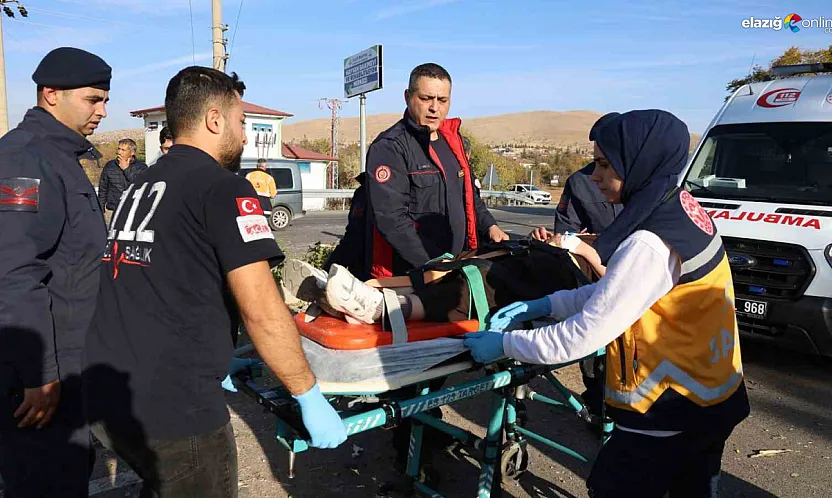 Elazığ'da Refüje Giren Otomobil Paramparça Oldu!