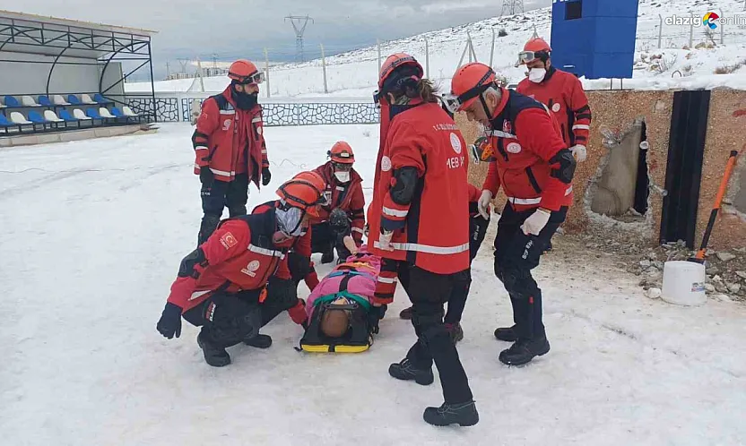 Sadece sınıfta değil enkazda da görevdeler: MEB AKUB artık resmi kurtarıcı!