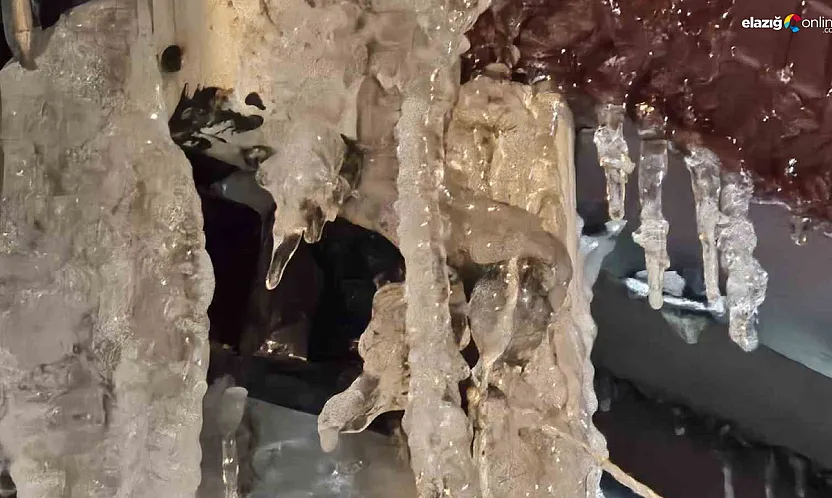 Elazığ'da metrelerce buz sarkıtı oluştu