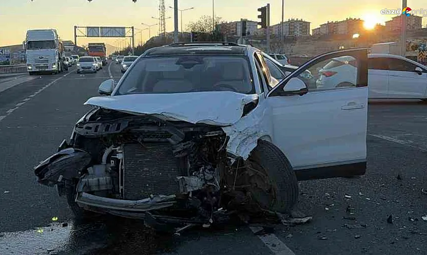 Dikkatsizlik ve ışık ihlali kazayı beraberinde getirdi