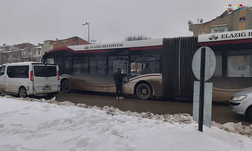 Kamyon otobüse çarptı, şehir trafiği kilitlendi!