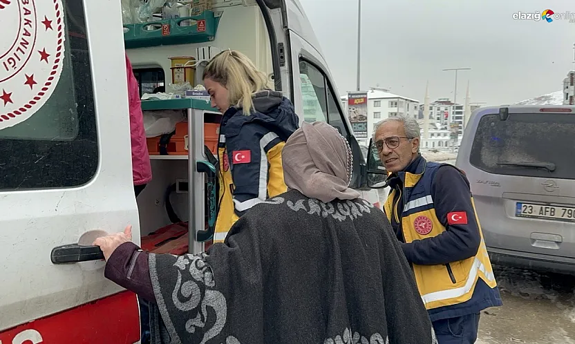 Binayı ağır kokular sardı, site sakinleri sokağa döküldü: Elazığ'da gaz paniği!