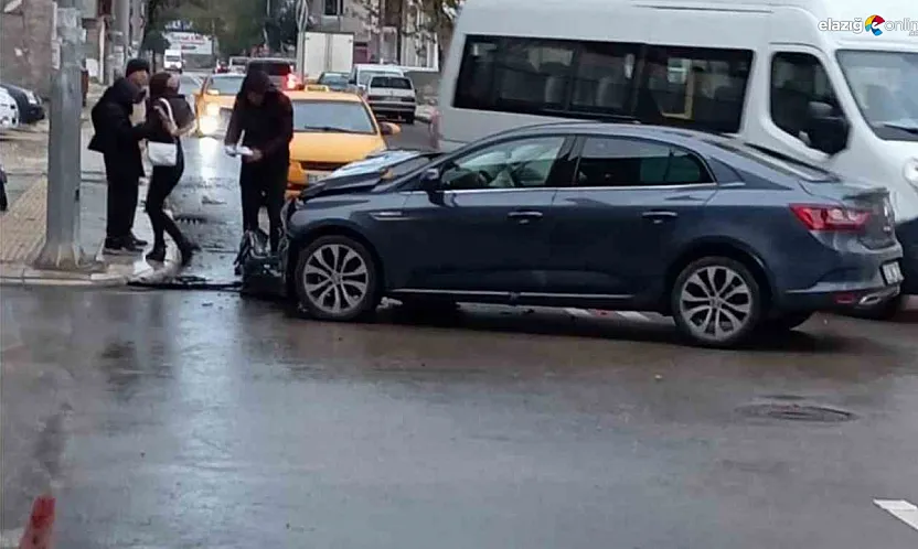 Elazığ'da Trafik Kazası: İki Otomobil Çarpıştı, 1 Kişi Yaralandı!