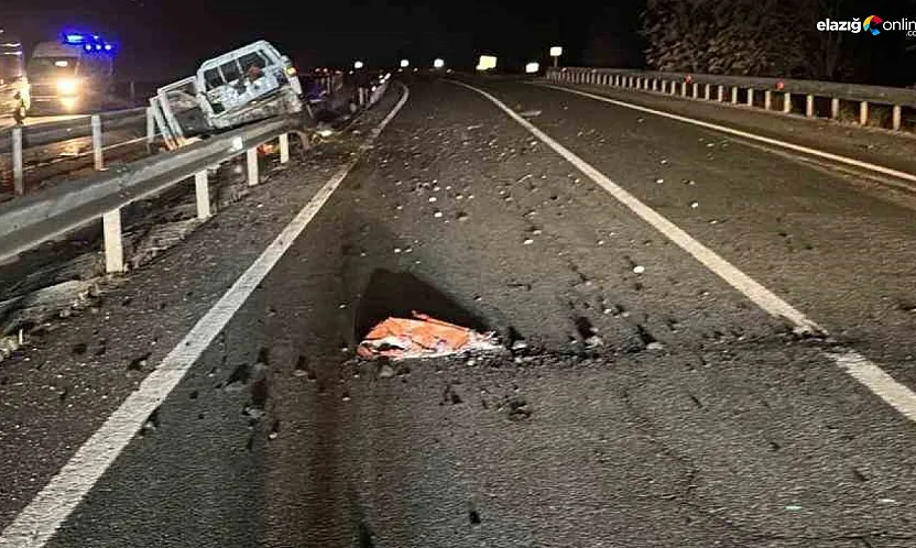 Elazığ'da İl Özel İdaresi aracı kaza yaptı: 4 personel yaralandı