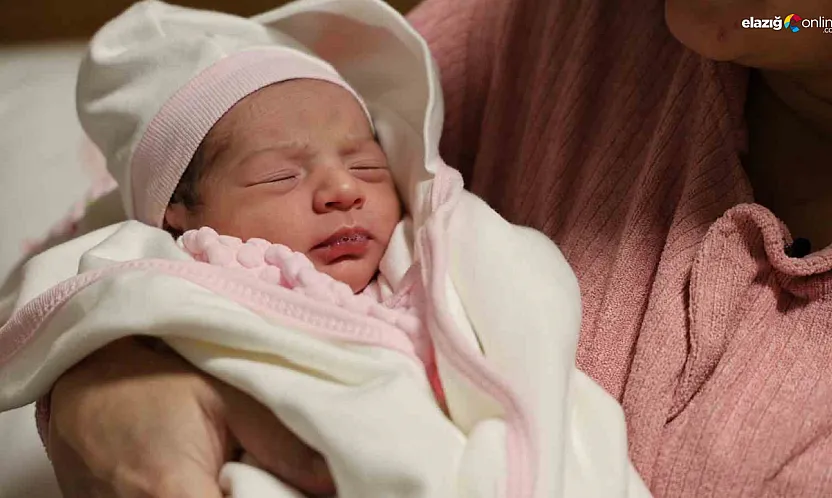 Fethi Sekin'de tatlı telaş: Yeni yılın ilk dakikalarında 4 doğum birden