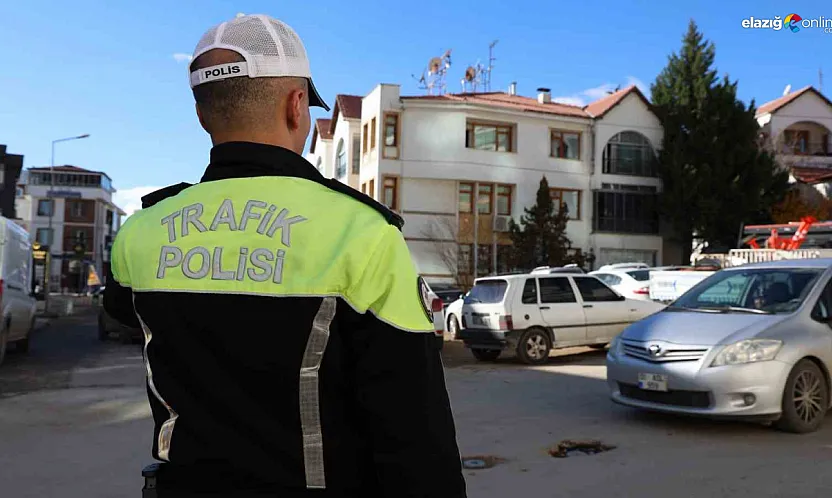 Elazığ'da trafik ekipleri sahada: Yoğun bölgelerde denetimler artırıldı