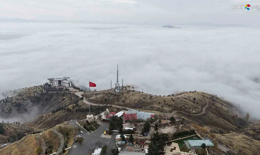 Elazığ Sis Denizine Döndü: Harput'ta Güneş Açtı, Şehir Bulutların Altında Kaldı!