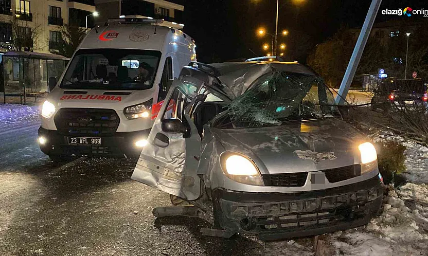 Ataşehir'de buzlanan yol kazaya davetiye çıkardı: 4 yaralı