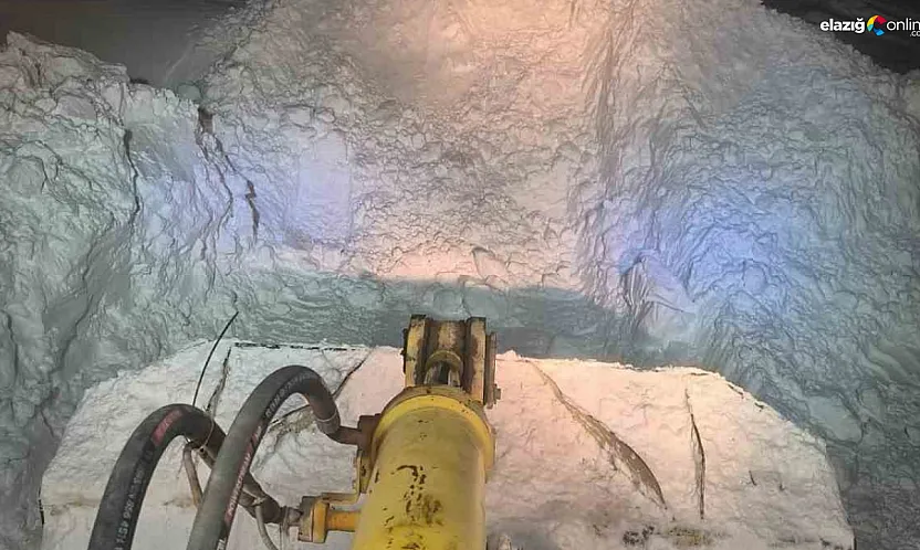 Karakoçan'da bu kış çok sert başladı: Kar kalınlığı rekor seviyeye ulaştı!