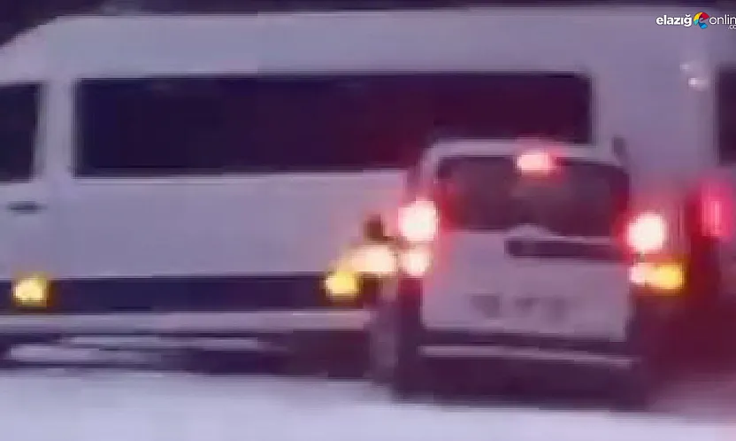 Elazığ'da kaza anı kamerada: Kar kaplı yolda frenler yetmedi!