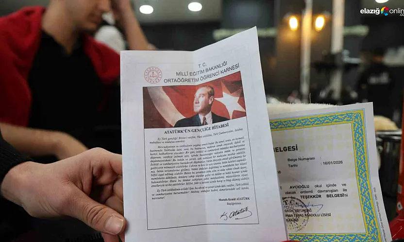 Esnaf dediğin böyle olur! Elazığlı berberden öğrencilere 'Başarı' primi