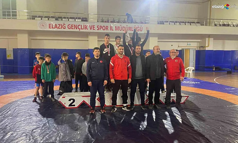 Kovancılar'dan şampiyonluk çıkartması: Minderde 17 madalyalık destan