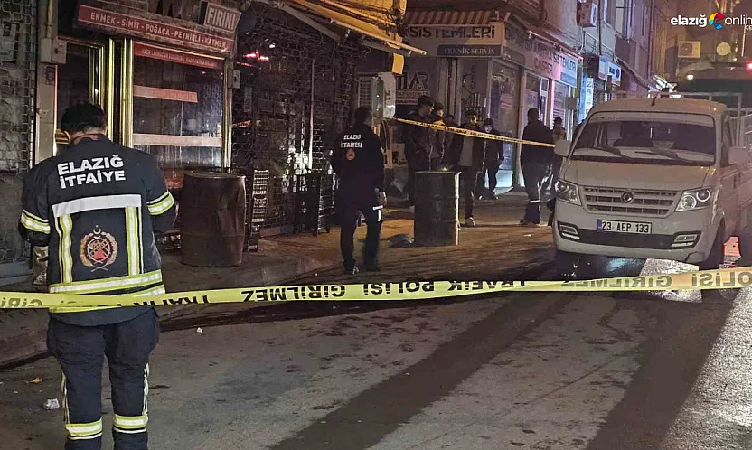 Elazığ'da Facia Kıl Payı Önlendi: Motosiklet Pikapa Çarptı, Benzin Yola Aktı