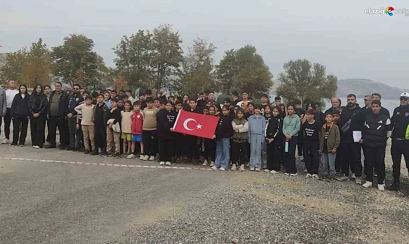 Sporla Cumhuriyet Ruhu: Sivrice'de Atatürk ve Gençlik Koşusuna Yoğun İlgi!
