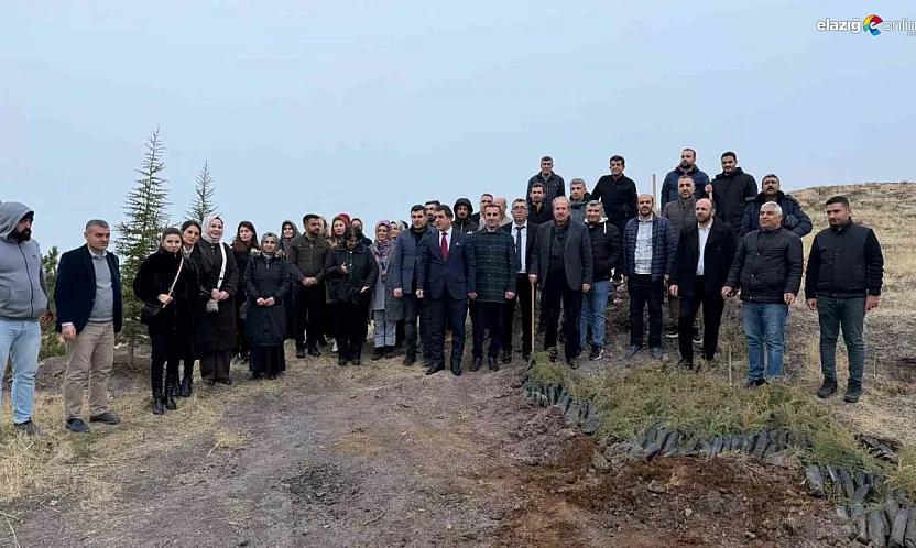 Elazığ'da 'Öğretmenim için Bir Fidan' Etkinliğiyle Anlamlı Kutlama