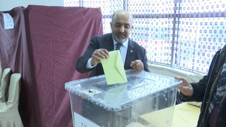 Elazığ Tuhafiyeciler Ve Konfeksiyoncular Odası Genel Kurulu yapıldı. Seçim sonucu mevcut başkan Mitat Ulaş yeniden başkanlığa seçildi.