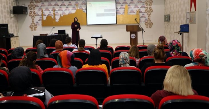 Elazığ Belediyesinden kadın personellere seminer